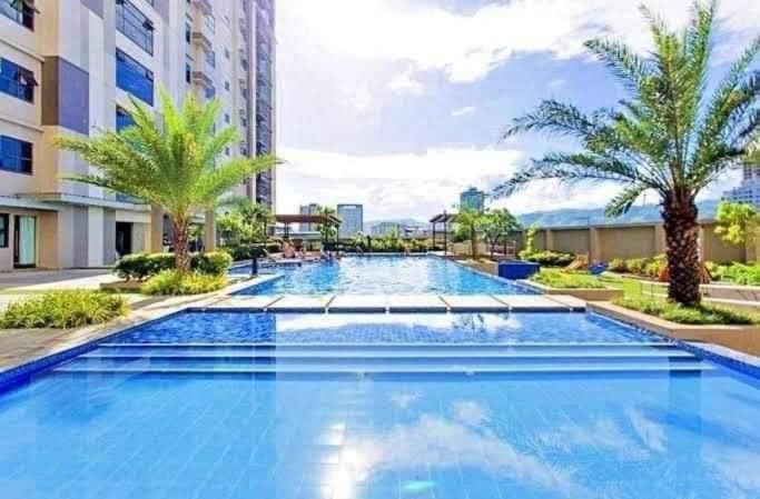 Horizon 101 A1 Shortwalk Robinson Mall Mango Square Bars Free Pool Cebu Eksteriør billede